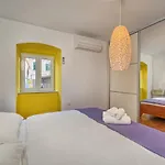 Poetry House 4*