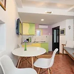 Poetry House 4*