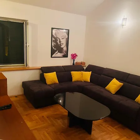 בית הארחה Poetry House