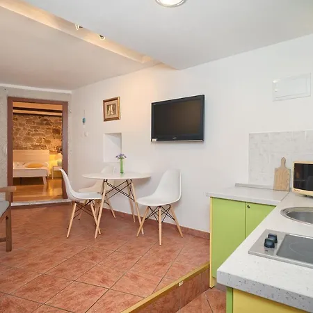 Poetry House Pensjonat 4*