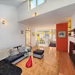 Poetry House Σπλιτ