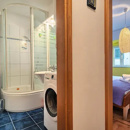 Poetry House 게스트하우스 4*