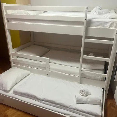 بيت ضيافة Poetry House سبليت