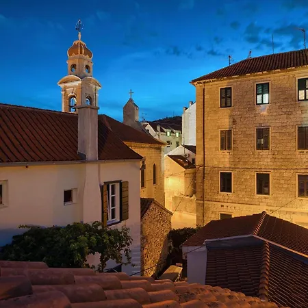 Poetry House Penzion 4*