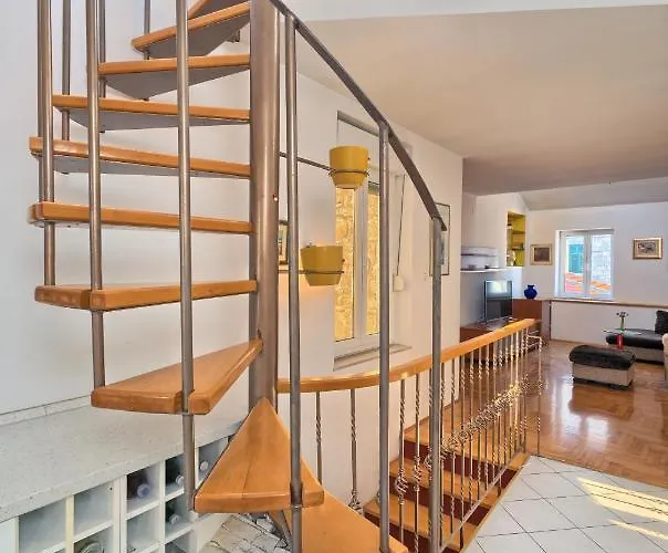 Guest house Poetry House 4*